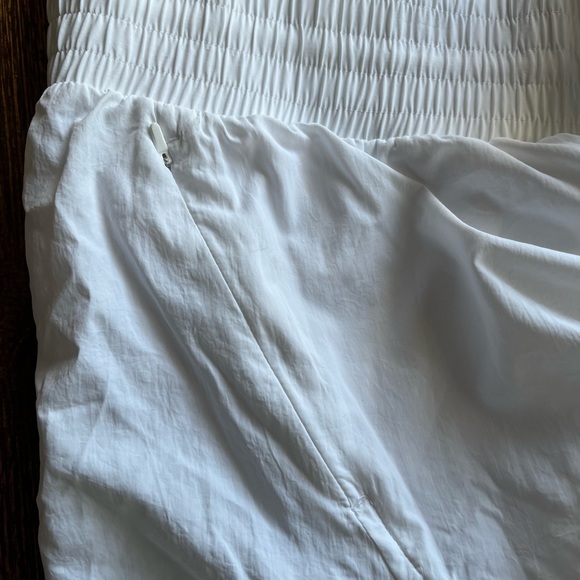 All In Motion HR Crinkle Shorts White with Pockets Lined L UPF 50+ Activewear - Picture 2 of 4